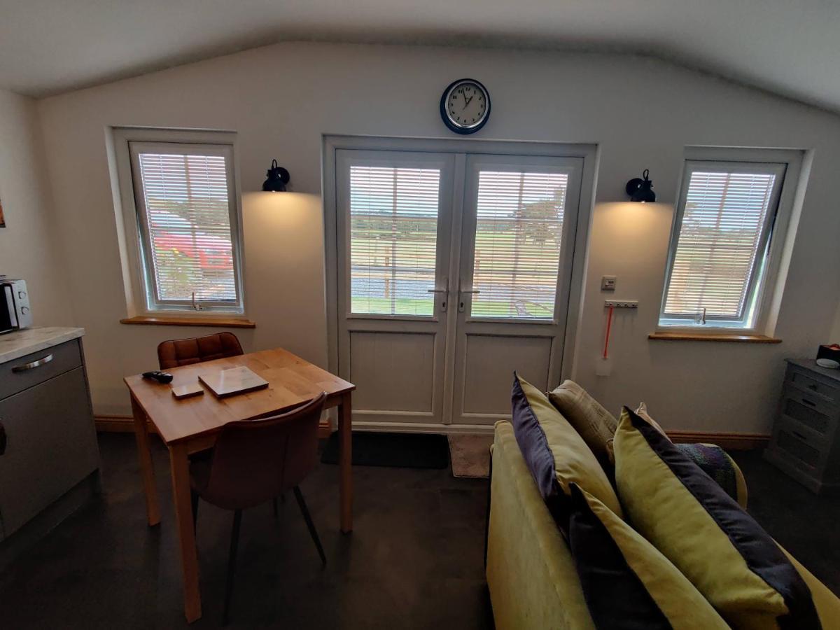 Bumble Bee Cabin Bootle  Zewnętrze zdjęcie